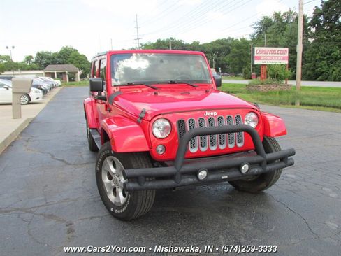 Used 2015 Jeep Wrangler Unlimited Sahara w/ Connectivity Group AWD/4WD image 6