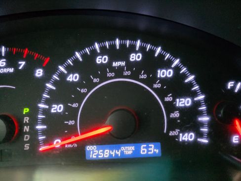 Used 2010 Toyota Camry LE FWD image 21