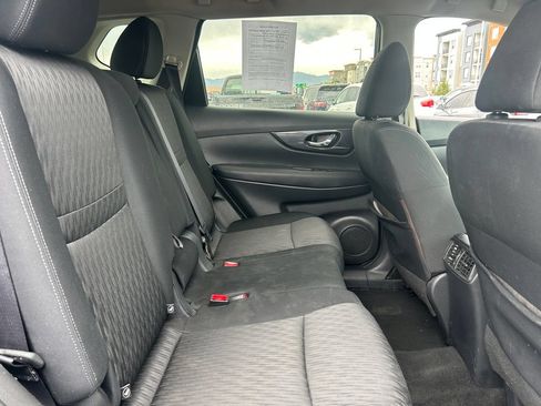 Used 2017 Nissan Rogue SV FWD image 32