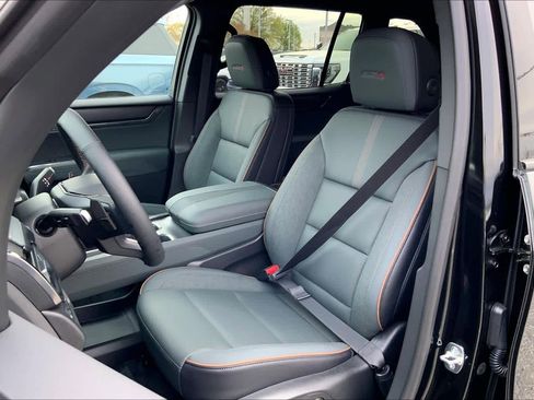 New 2026 GMC Acadia AT4 w/ Luxury Package AWD/4WD image 9