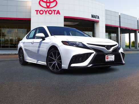 Certified 2024 Toyota Camry SE w/ Convenience Package FWD image 1