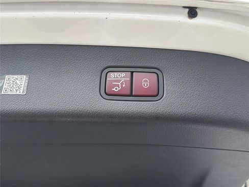 Used 2023 Mercedes-Benz GLC 300 4MATIC image 27