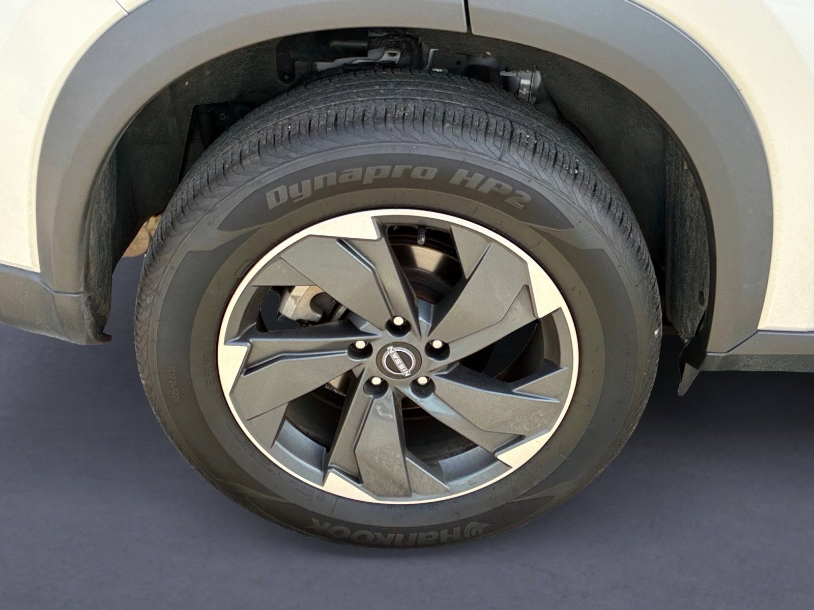 Used 2024 Nissan Rogue SV AWD/4WD image 5