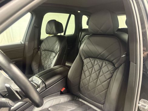 Used 2024 BMW X5 xDrive40i w/ M Sport Package AWD/4WD image 3