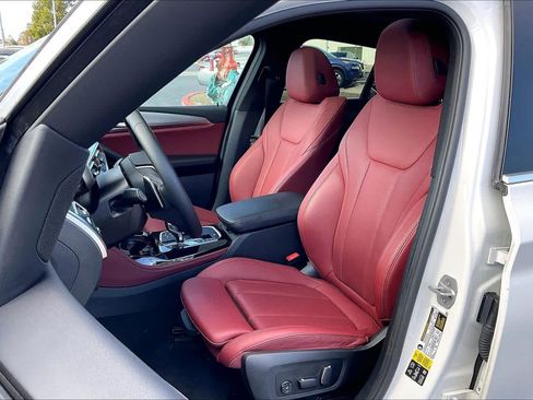 Used 2024 BMW X4 xDrive30i w/ Premium Package image 28