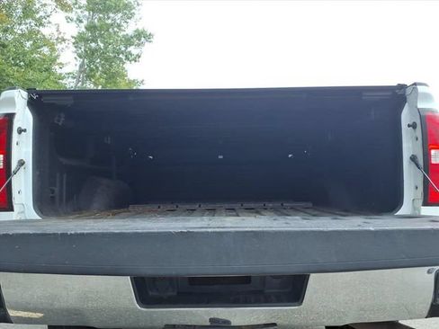 Used 2018 GMC Sierra 2500 SLE w/ HD SLE Preferred Plus Package AWD/4WD image 11