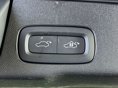 Used 2023 Volvo XC60 B5 Core AWD/4WD image 30