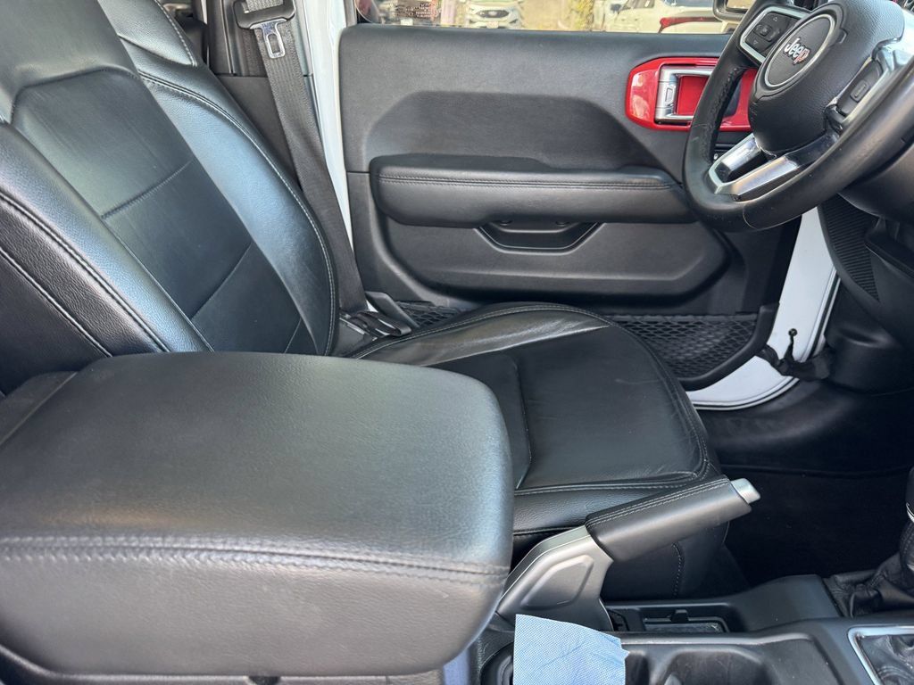 Used 2021 Jeep Wrangler Unlimited Sahara AWD/4WD image 10