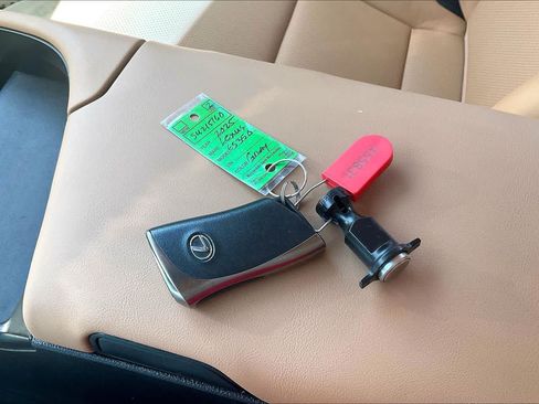 Used 2025 Lexus ES 350 w/ Accessory Package (P3) FWD image 13