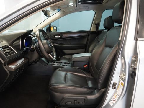 Used 2018 Subaru Outback 3.6R Limited AWD/4WD image 6