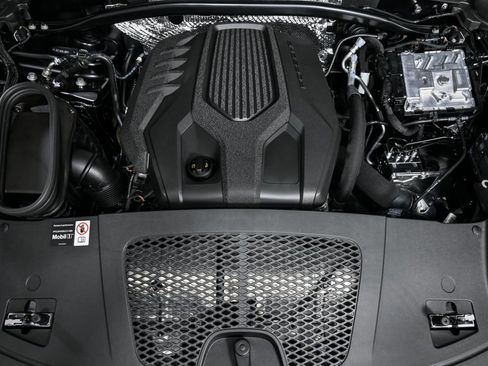 New 2026 Porsche Macan image 35