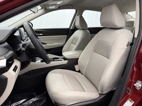 Used 2025 Nissan Altima 2.5 SV image 7