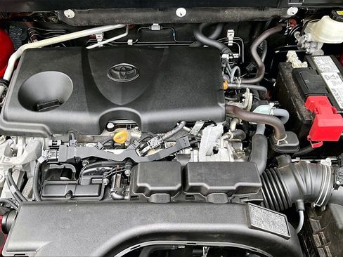 Used 2021 Toyota RAV4 LE image 32