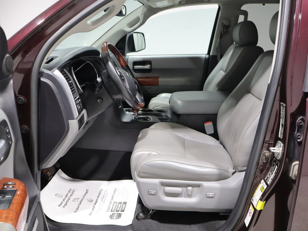 Used 2019 Toyota Sequoia Platinum AWD/4WD image 9