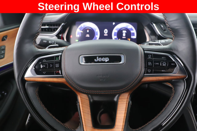 Used 2025 Jeep Grand Cherokee Summit AWD/4WD image 22