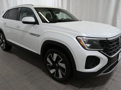 New 2026 Volkswagen Atlas Cross Sport SE image 14