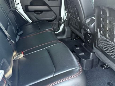Used 2018 Jeep Wrangler Unlimited Rubicon AWD/4WD image 26