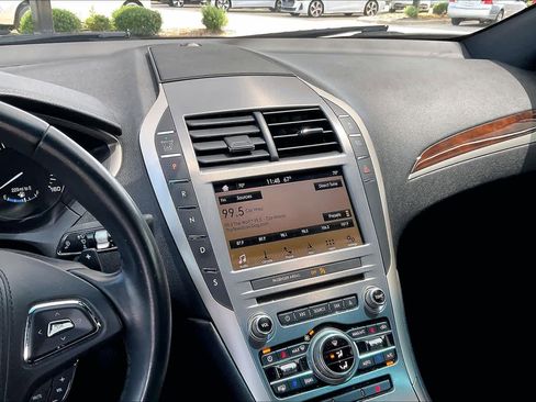 Used 2017 Lincoln MKZ Select w/ Select Plus Package FWD image 7