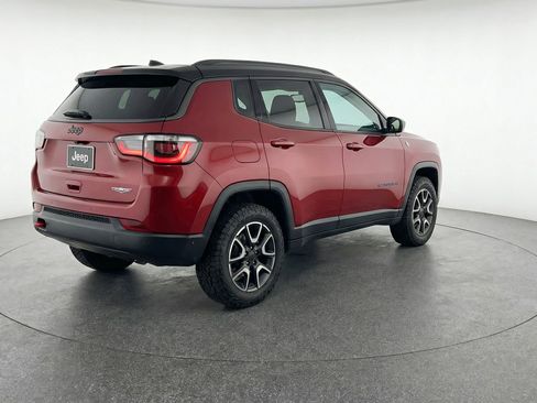 Used 2025 Jeep Compass Trailhawk image 9