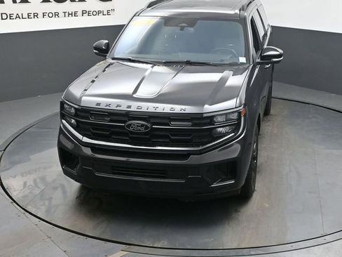 Used 2025 Ford Expedition Platinum w/ Stealth Appearance Package AWD/4WD image 48