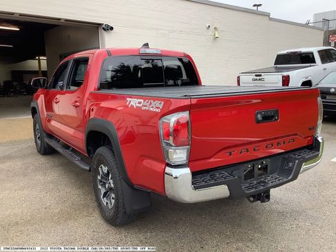 Used 2022 Toyota Tacoma TRD Off-Road image 6