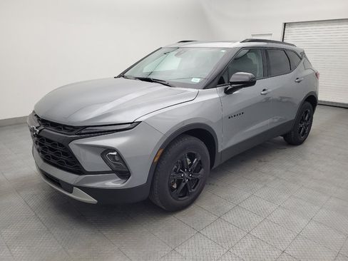 Used 2024 Chevrolet Blazer LT w/ Convenience Package FWD image 2
