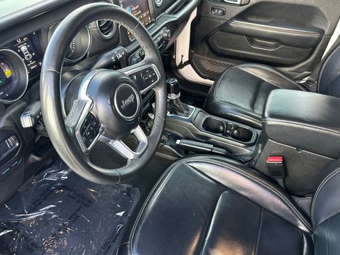 Used 2023 Jeep Wrangler Unlimited Sahara AWD/4WD image 10