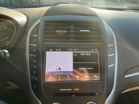 Used 2018 Lincoln MKC Reserve w/ Lincoln MKC Climate Package image 22