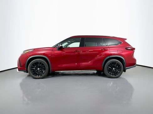 Certified 2024 Toyota Highlander XSE AWD/4WD image 4