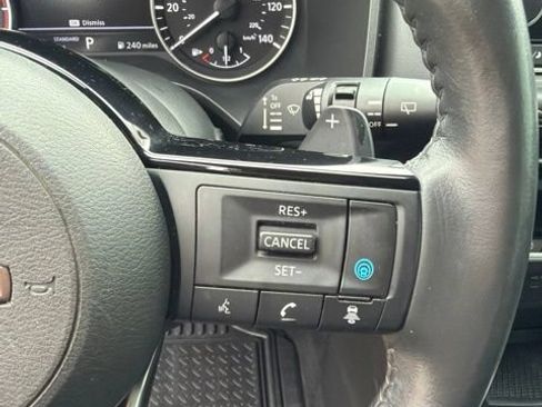 Used 2023 Nissan Rogue SV w/ SV Premium B Package FWD image 13