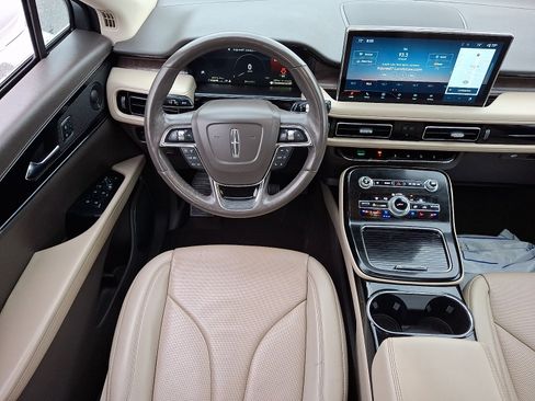 Certified 2023 Lincoln Nautilus Reserve AWD/4WD image 12