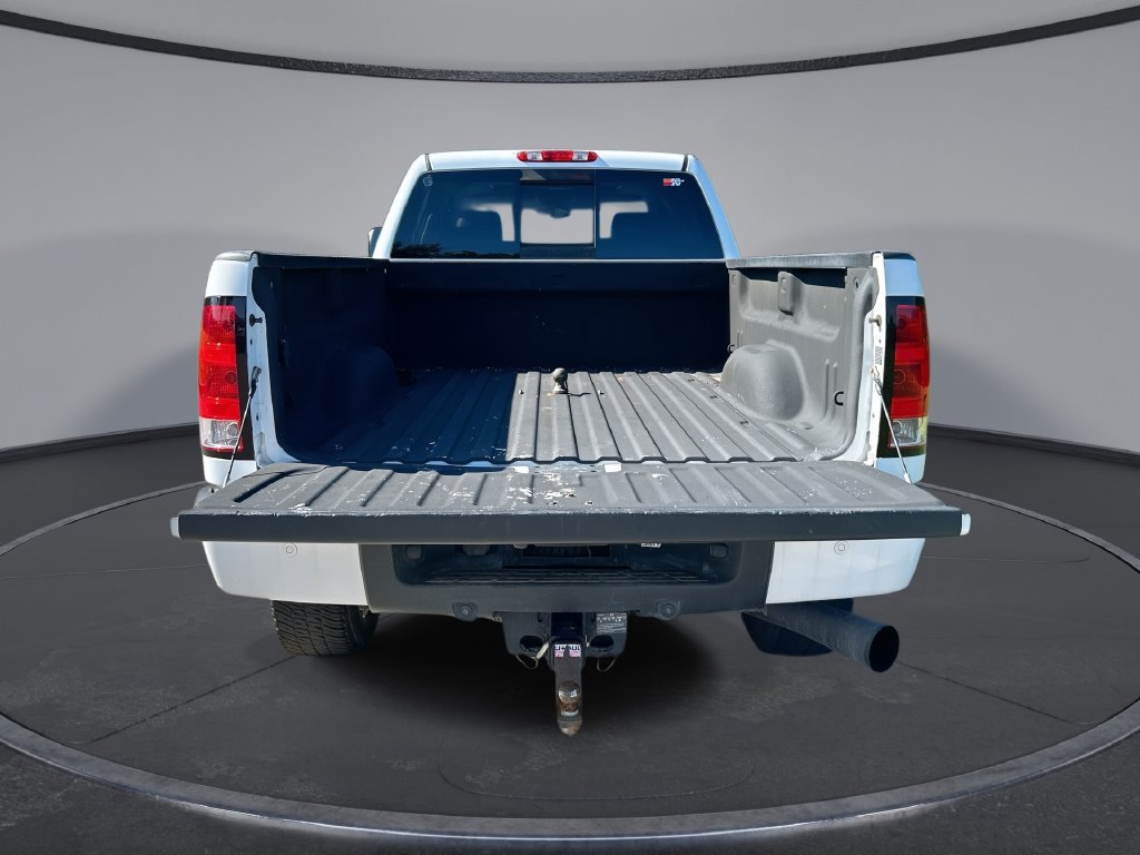 Used 2014 GMC Sierra 2500 Denali w/ Suspension Package, Off-Road AWD/4WD image 31