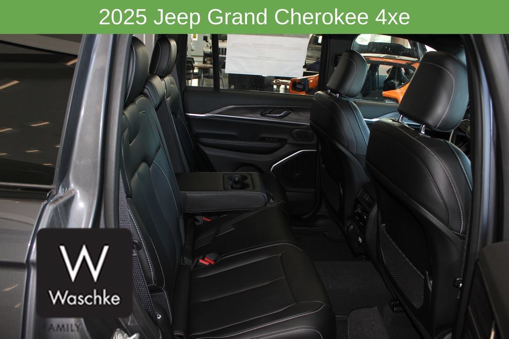 New 2025 Jeep Grand Cherokee Limited 4xe w/ Trailer Tow Package AWD/4WD image 24