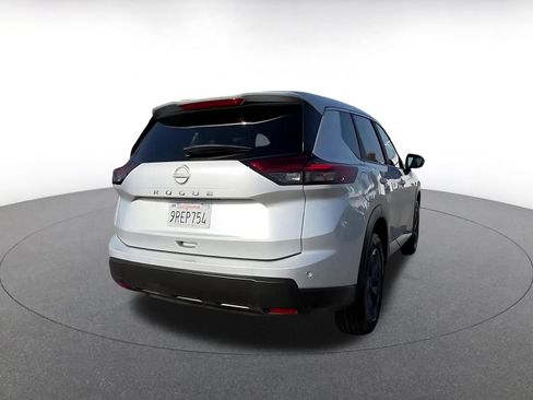 Used 2025 Nissan Rogue SV FWD image 14