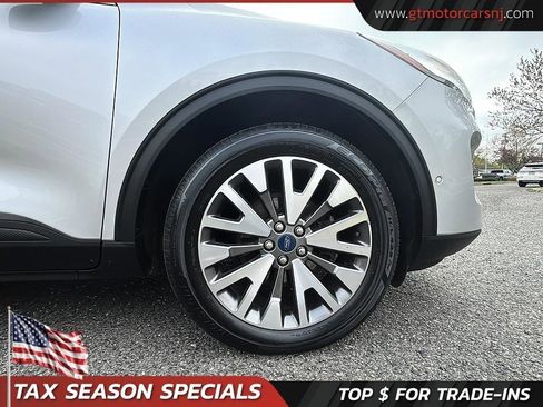 Used 2020 Ford Escape Titanium image 18