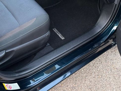 Used 2019 Toyota Corolla LE w/ Carpet Mat Package (TMS) FWD image 15