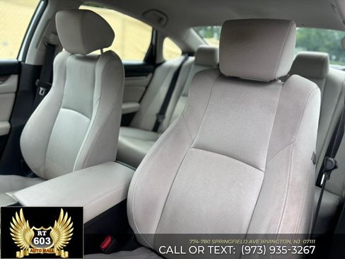 Used 2018 Honda Accord LX image 18