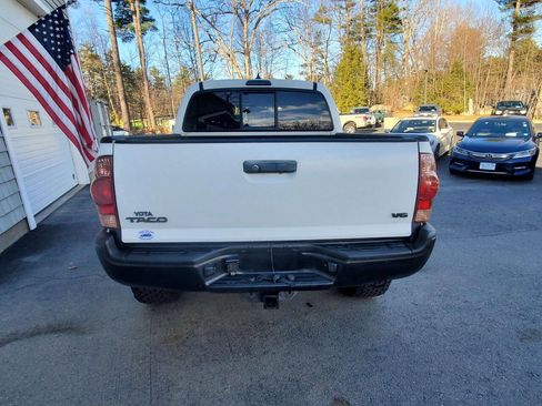 Used 2015 Toyota Tacoma 4x4 Double Cab w/ TRD Sport Package image 6