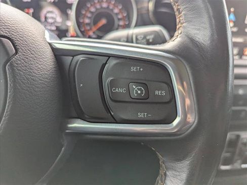 Used 2023 Jeep Gladiator Overland AWD/4WD image 14