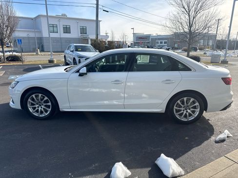 Used 2023 Audi A4 2.0T Premium w/ Convenience Package image 5