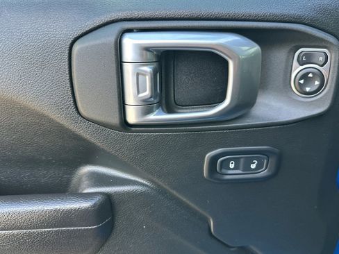Used 2022 Jeep Gladiator Sport AWD/4WD image 11