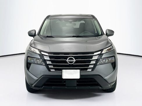 Used 2024 Nissan Rogue SV AWD/4WD image 2