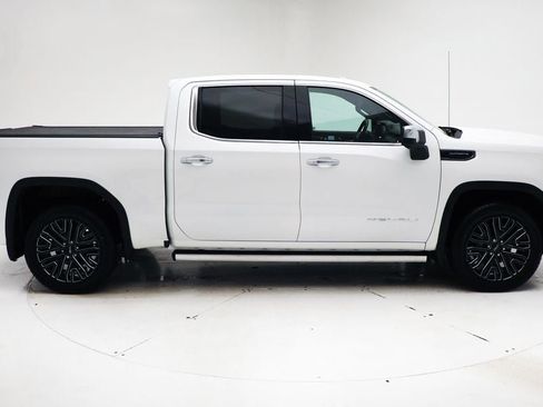 Used 2022 GMC Sierra 1500 Denali Ultimate AWD/4WD image 3