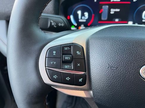 Used 2025 Ford Explorer Active image 20
