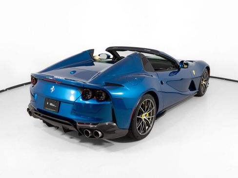 Used 2021 Ferrari 812 GTS RWD image 9