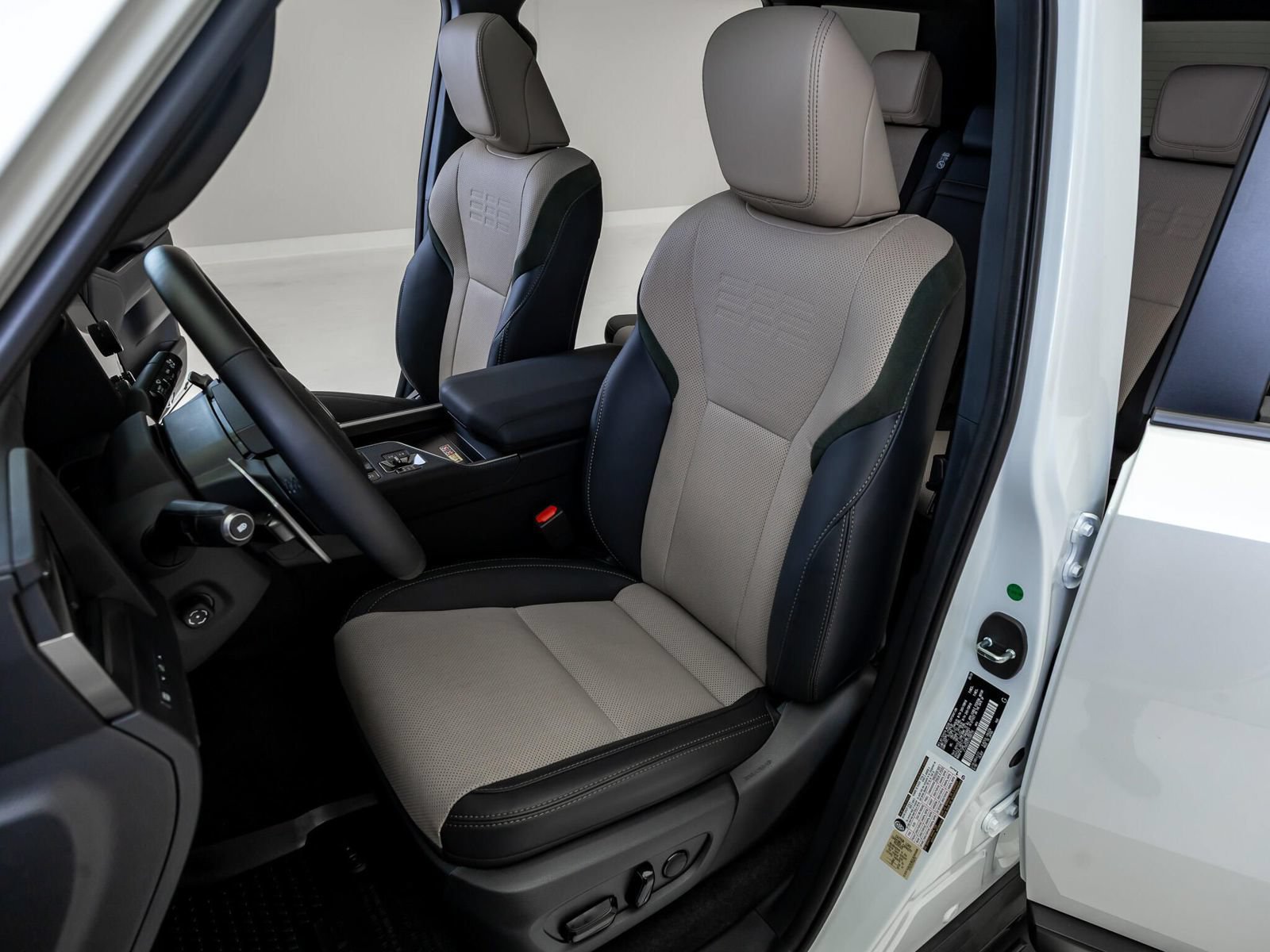 Used 2026 Lexus GX 550 AWD/4WD image 30