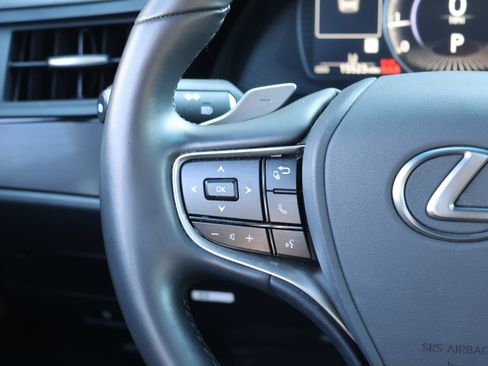 Used 2025 Lexus ES 350 w/ Premium Package image 17