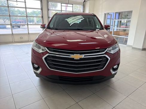 Used 2021 Chevrolet Traverse LT FWD image 2