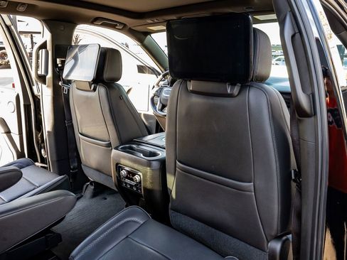 Used 2021 GMC Yukon Denali w/ Denali Ultimate Package image 28