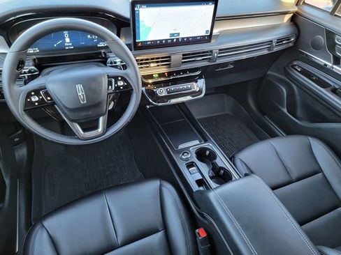 Certified 2024 Lincoln Corsair Premiere image 38